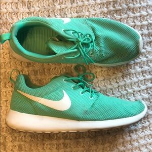 Nike Roshe Run Mens 10 light green